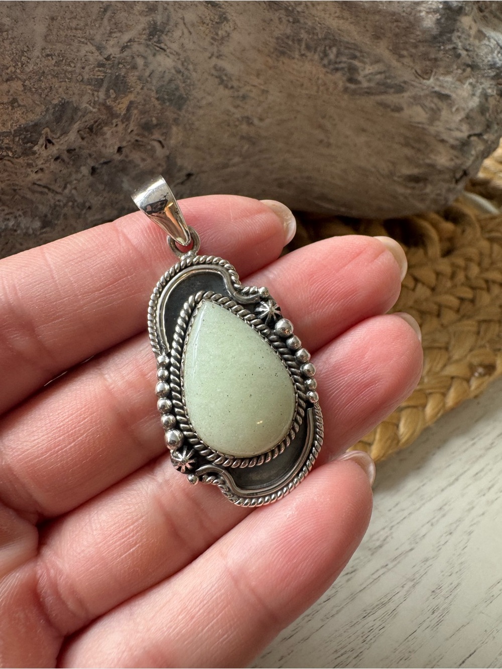 🤩 925 STERLING SILVER PENDANT W/GLOW IN DARK STONE